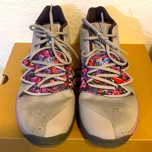Kyrie 5 6Y